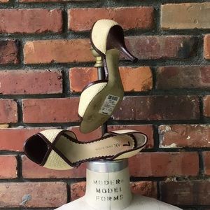 Anne Klein Brown Cream Pump Size 7